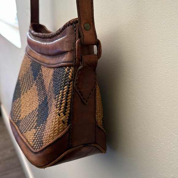 Crossbody Vintage Rattan Straw Leather purse, used condition but vintage look. - Picture 5 of 8